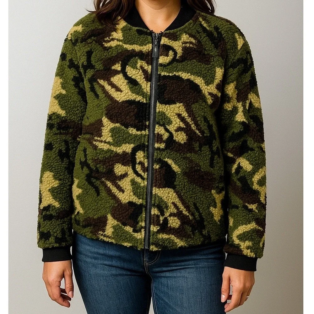 Sanctuary Green Camoflauge Zip Up Fleece Jacket Lined Medium‎